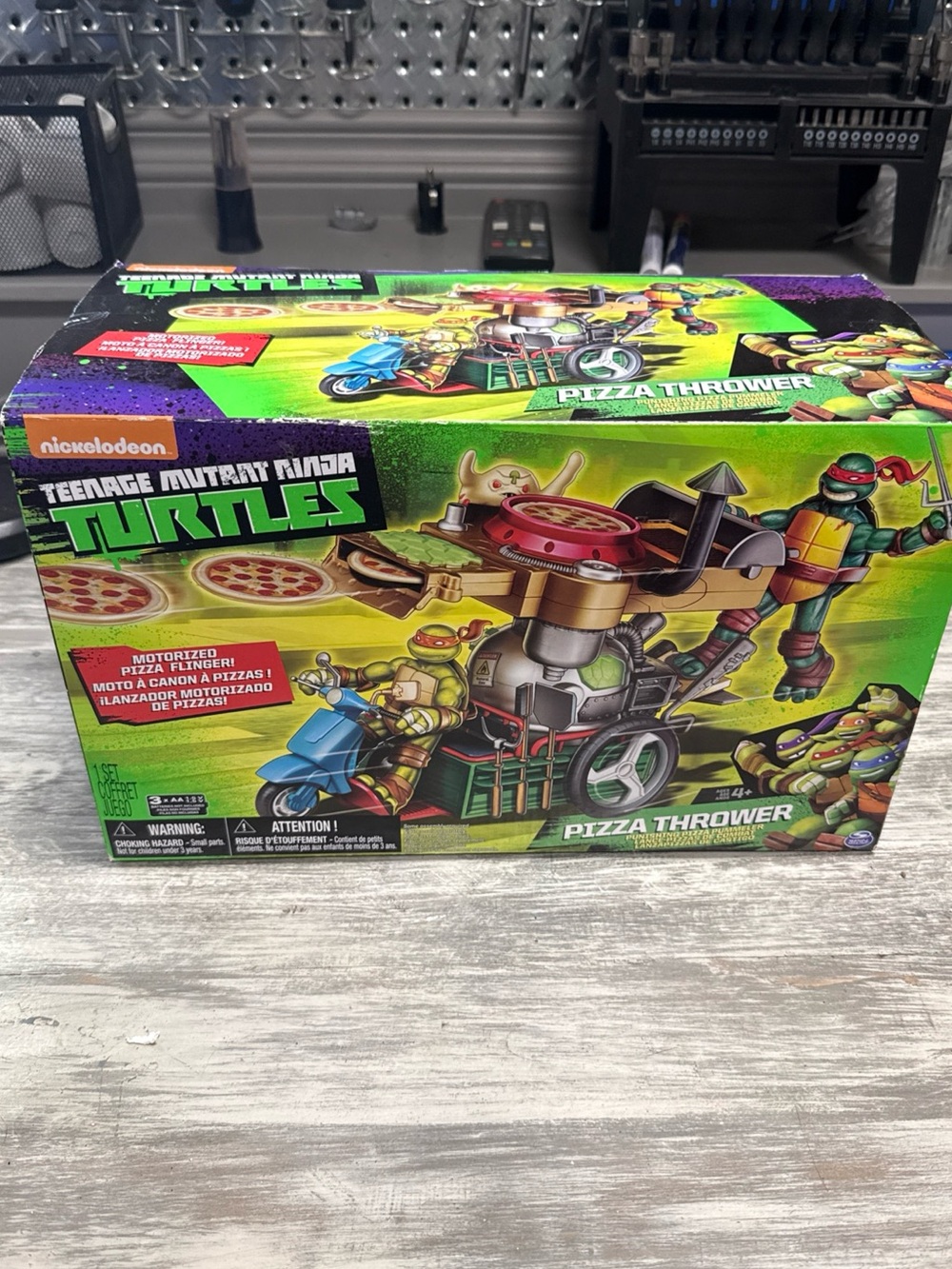 TMNT Pizza Thrower - Motorized Pizza Thrower - Nickelodeon 2015 - New box